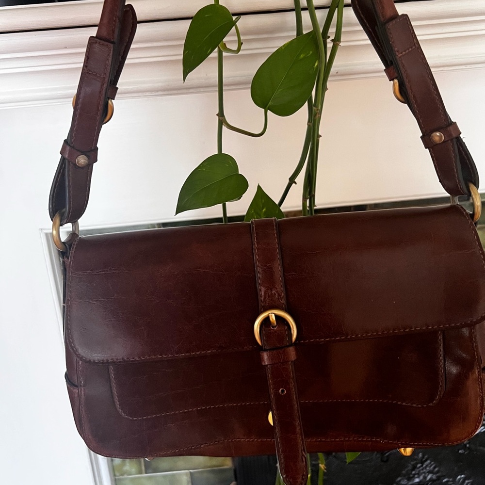Elegant Brown Leather Shoulder Bag